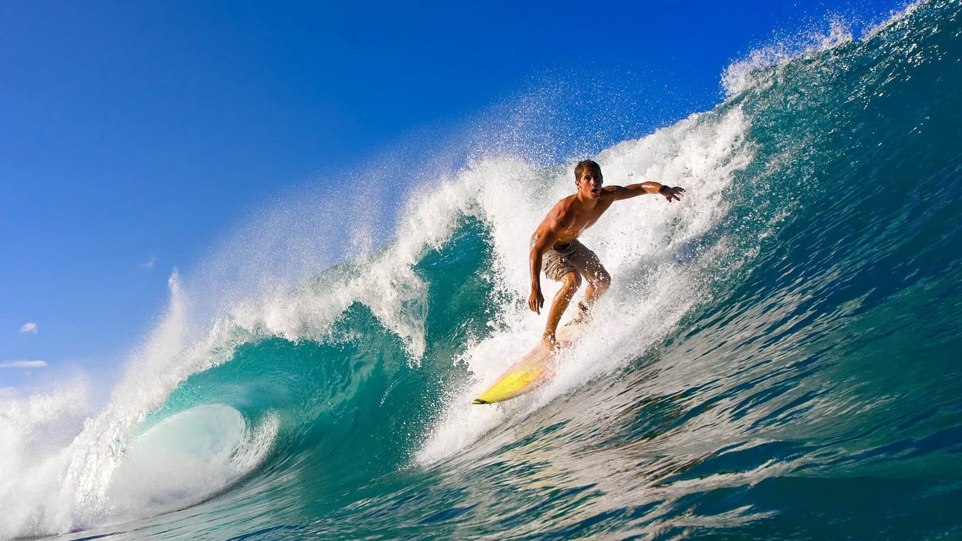 赛道上的逆袭，雷诺力克红牛，周冠宇惊艳四座
