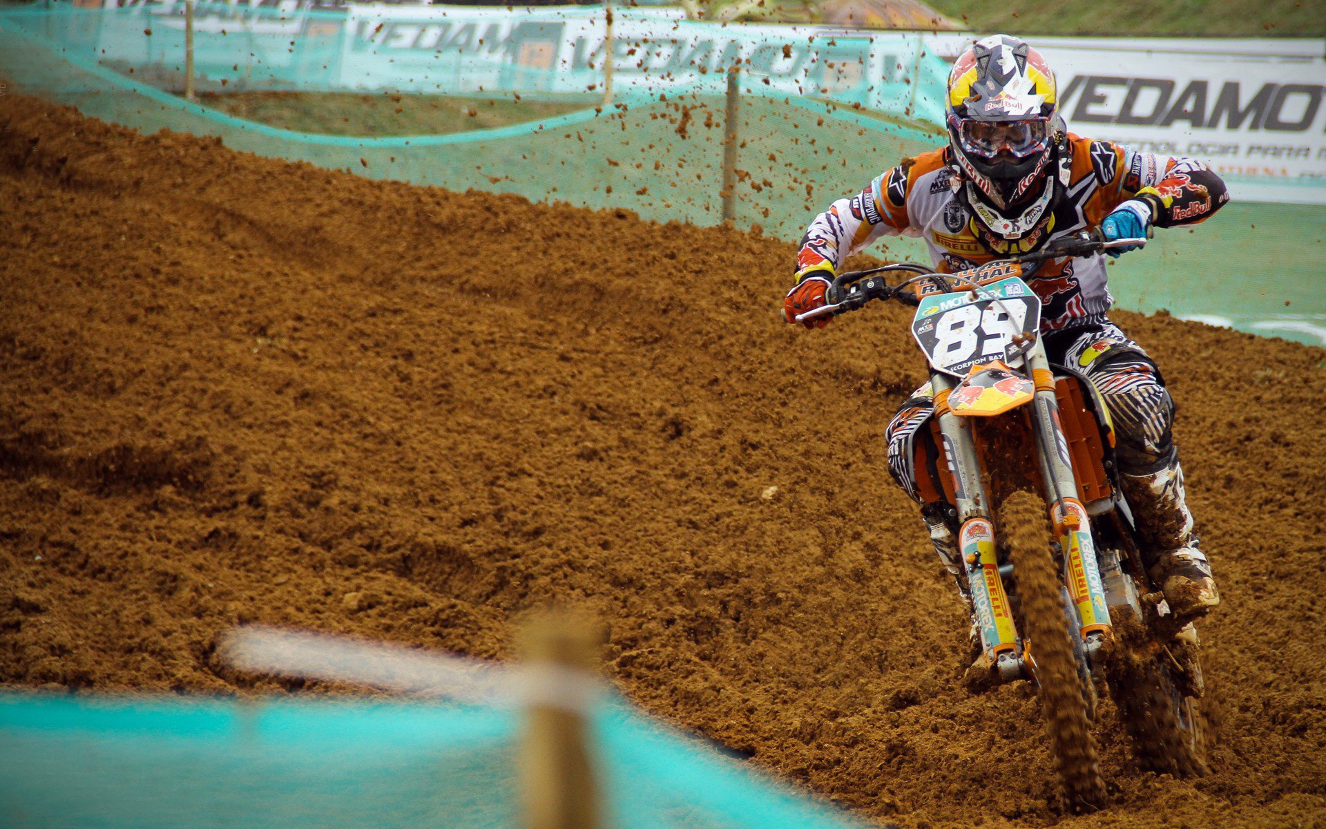 威廉姆斯险胜梅赛德斯，勒克莱尔状态火热—F1赛场风云突变